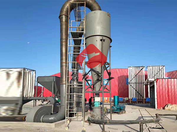 1580795788207836.jpg 內蒙4R雷蒙磨粉機生產現場.jpg